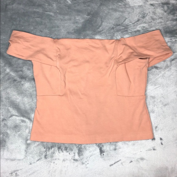 Pink off the shoulder crop top - Picture 3 of 3